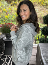 Load image into Gallery viewer, Sleek Mineral Wash Pullover