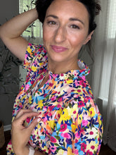 Load image into Gallery viewer, Pretty Floral Blouse - Spicy Chic Boutique