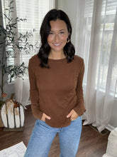 Load image into Gallery viewer, Basic Button Detail Ribbed Top