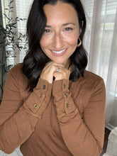 Load image into Gallery viewer, Basic Button Detail Ribbed Top