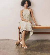 Load image into Gallery viewer, Natural Raffia Heels - Spicy Chic Boutique